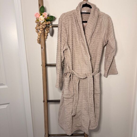 Ulta Beauty Other - Ulta Lounge Plush Waffle Knit Robe Bathrobe Beige Cozy Loungewear Large XL